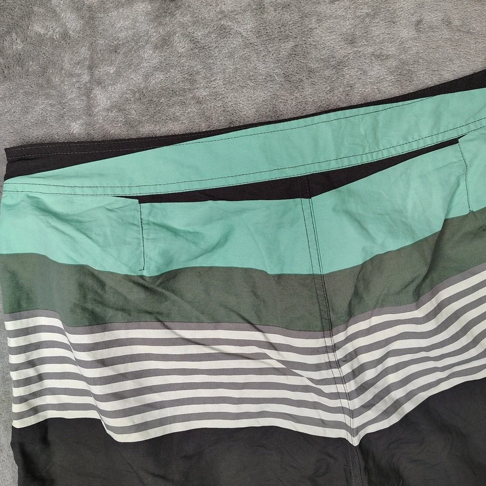 Patagonia Wavefarer Board Shorts Mens 38 Green Striped Quick Dry Swim Trunks